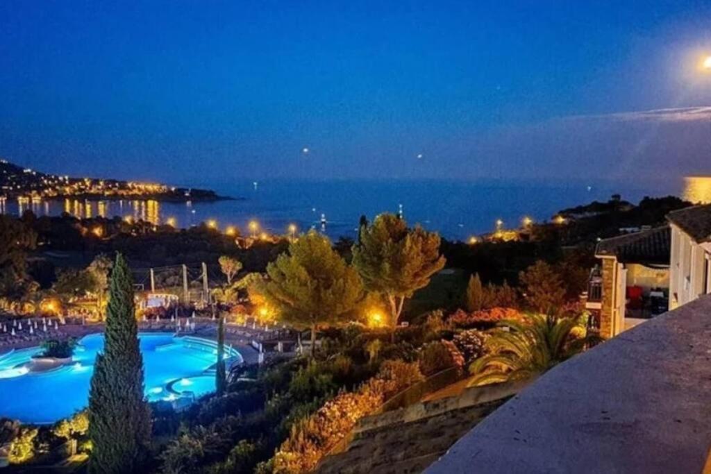 Superbe Appartement Village Cap Esterel 4P Climatise Saint-Raphaël Εξωτερικό φωτογραφία