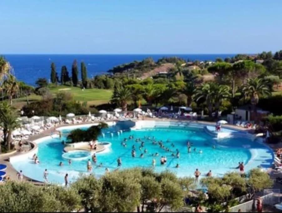 Superbe Appartement Village Cap Esterel 4P Climatise Saint-Raphaël Εξωτερικό φωτογραφία